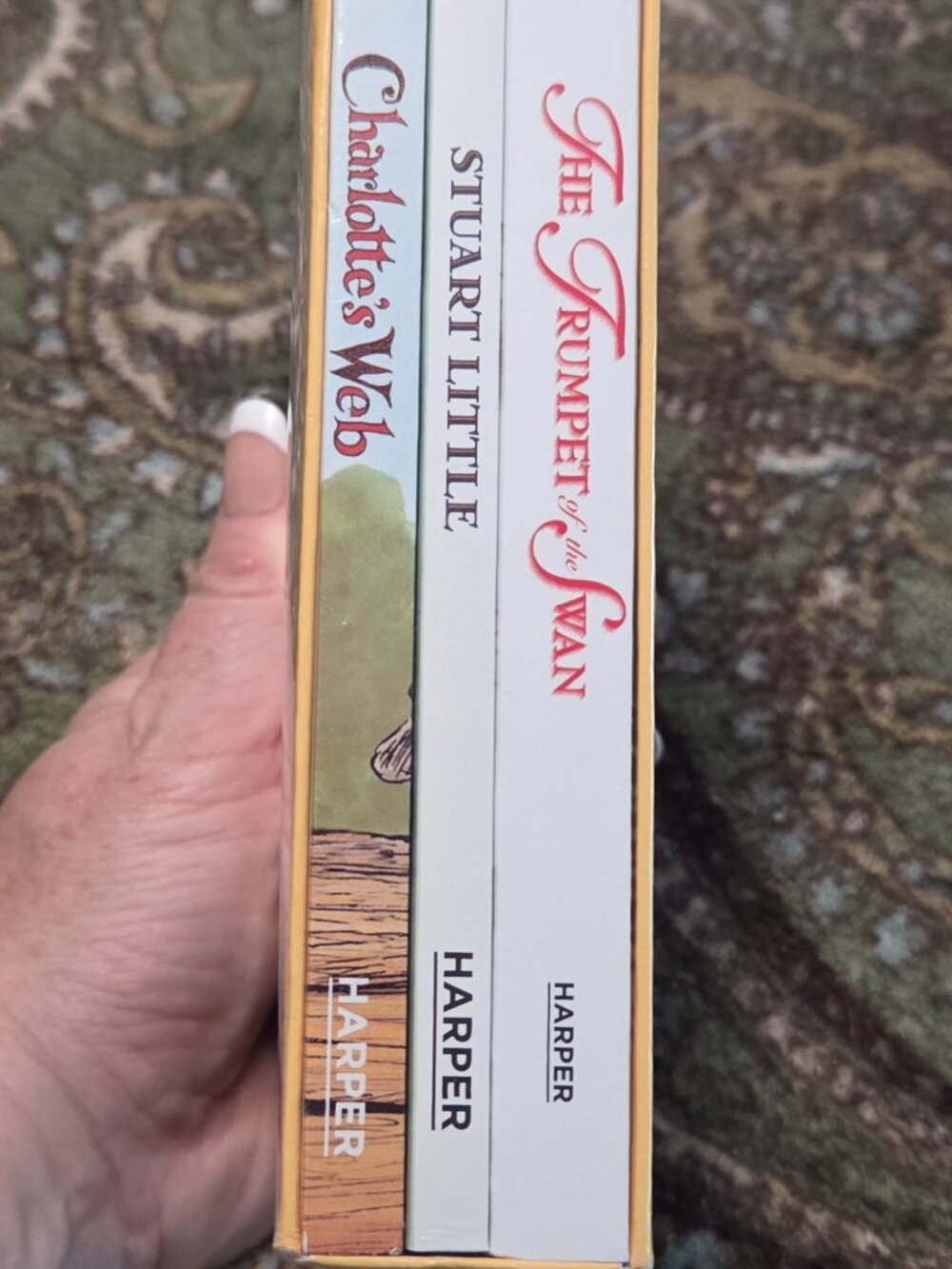 *NWT* 3 Book Bundle- Charlotte's Web, Stuart Little & The Trumpet of the Swan